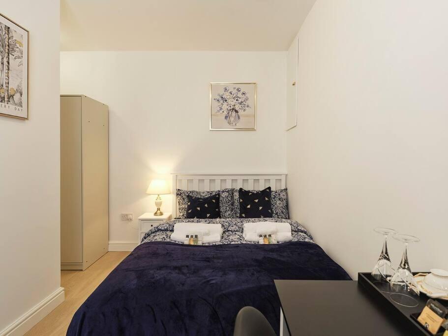 Rofennie Suite -Luxury Ensuite Room! Мейдстон Экстерьер фото